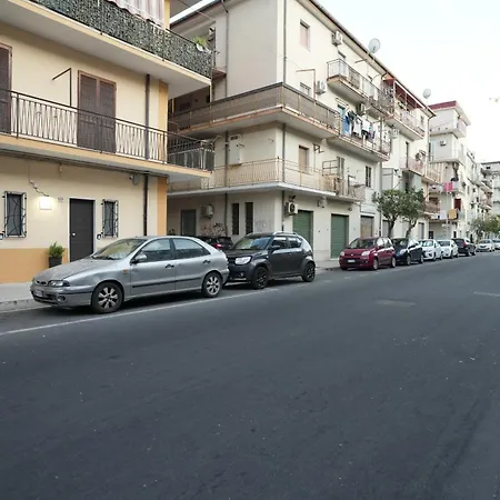 A 2 Passi Dal Mare Guest house Crotone
